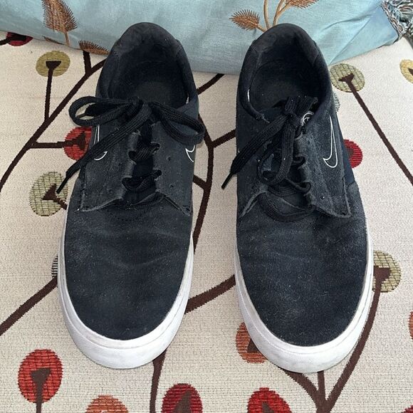 EUC MEN’S SIZE 9 NIKE SB SHANE SKATEBOARDING BLACK/WHITE SHOES - Picture 4 of 10